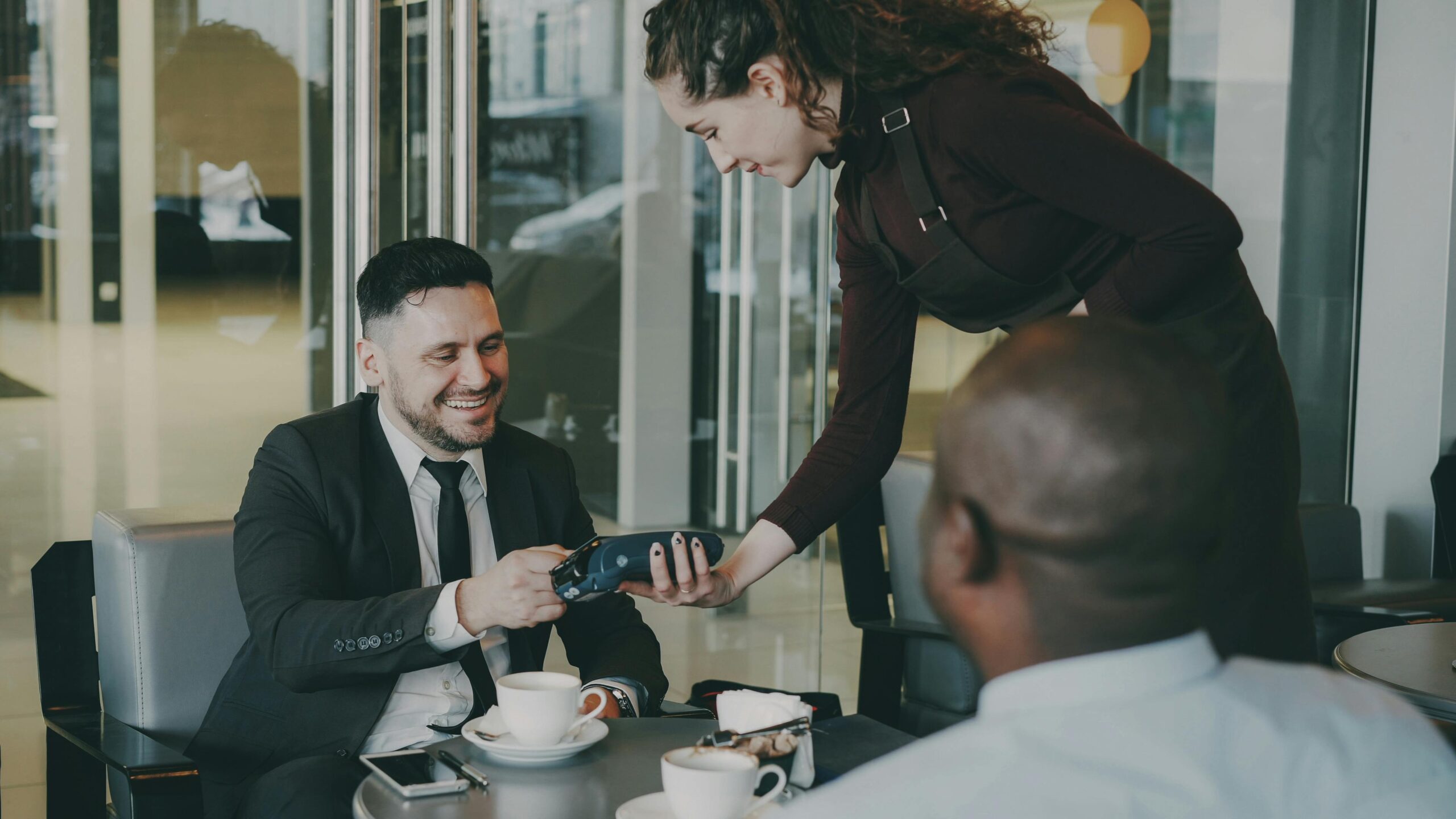The Silent Pay Raise: How Digital Dining Increases Staff Tips